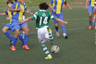 广州队季后赛鏖战武汉三镇，罗德里砍下18记关键球，全场沸腾